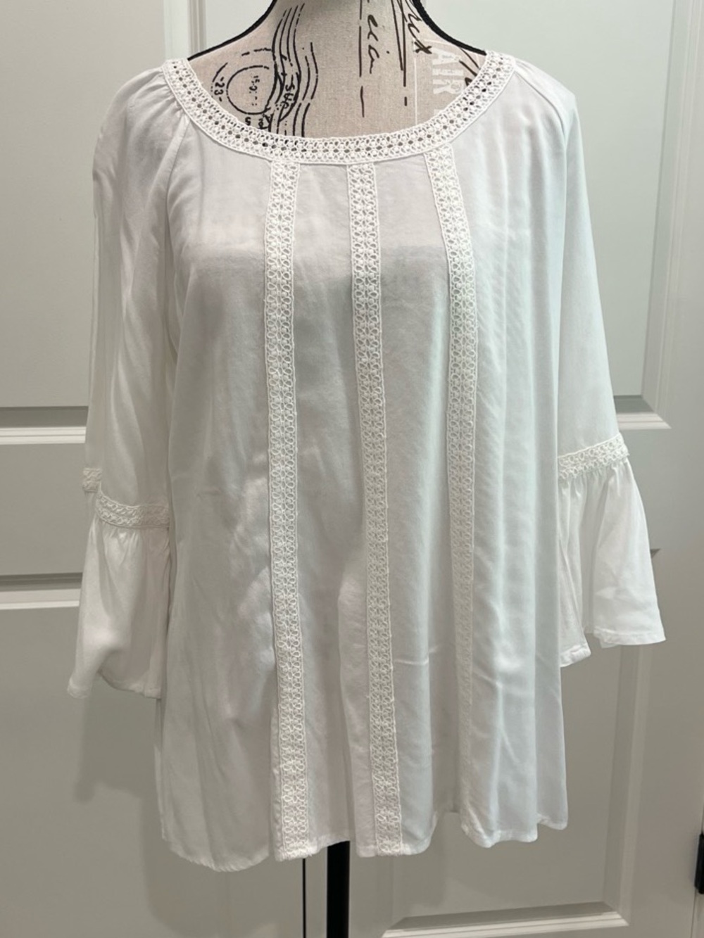 Krazy Kat Boutique White Crochet-Trim Boho Blouse. Size L